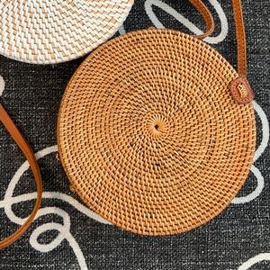 Circle rattan crossbody bag